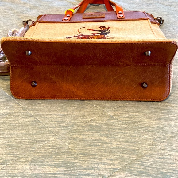 Wrangler bronc riding’ purse - Picture 2 of 5